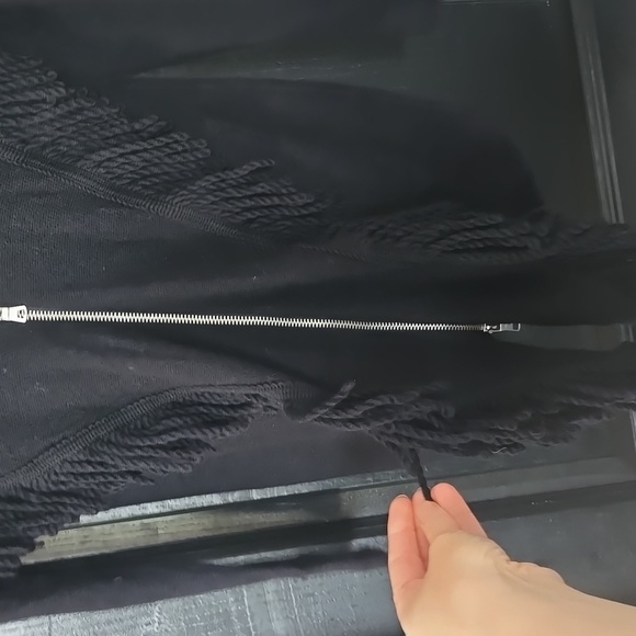 NWT Soft Surroundings Black Wool Blend V-Neck Sweater with Fringe Size Medium - Picture 3 of 12